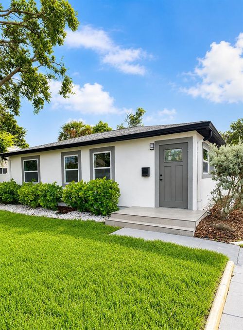 116 85th Ave N, ST PETERSBURG, FL, 33702-3704 | Card Image
