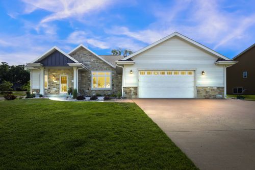 1395 American Eagle Dr, Slinger, WI, 53086-9037 | Card Image