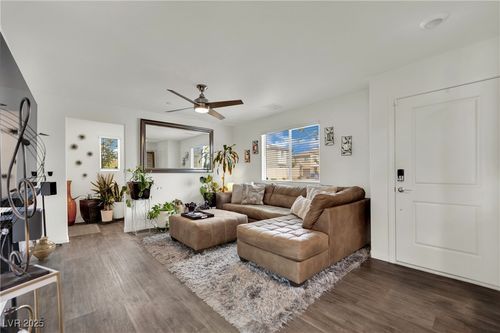 7018 Sunflower Fields St, North Las Vegas, NV, 89086-1768 | Card Image
