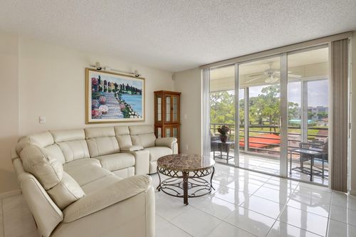 303-6850 10th Avenue N, Lake Worth, FL, 33467 | Card Image