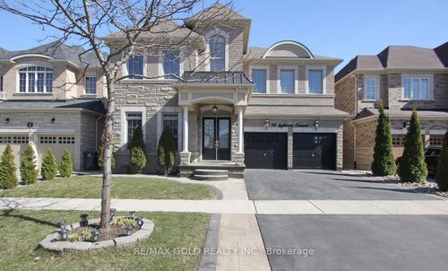 14 Ladbrook Cres, Brampton, ON, L6X5H6 | Card Image