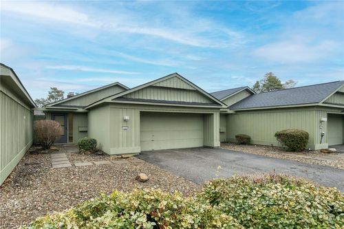 17310 Otani Ct, Strongsville, OH, 44136-4327 | Card Image