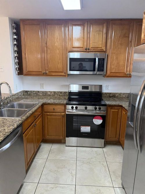 apt-101-8710 N Sherman Cir, Miramar, FL, 33025-2058 | Card Image