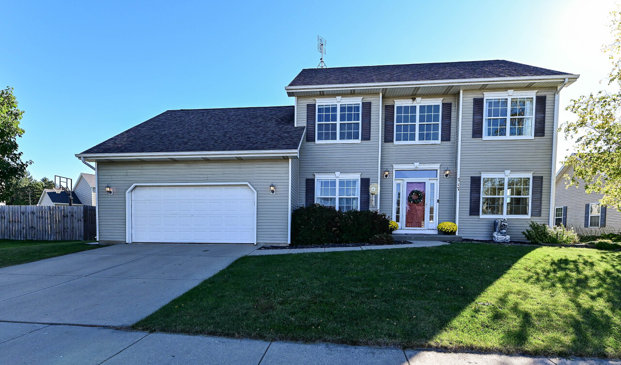 Woodpine Dr, Elkhorn, WI 53121