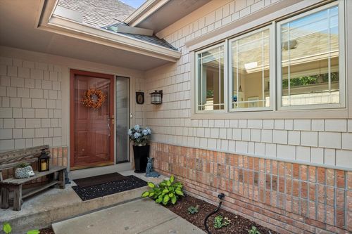 151 W Parkfield Court, Wind Point, WI, 53402 | Card Image