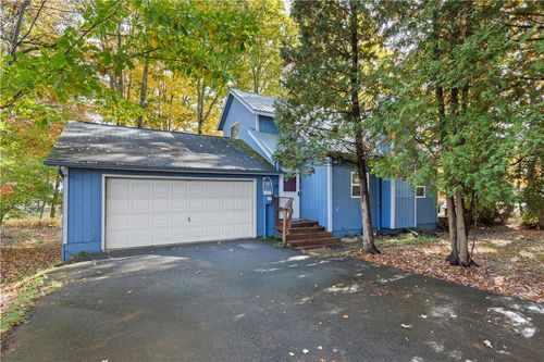 3 Shelly Ln, Mount Pocono, PA, 18344-1702 | Card Image
