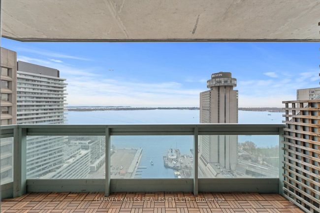 3211 - 10 Yonge St, Condo with 2 bedrooms, 2 bathrooms and null parking in Toronto ON | Image 31