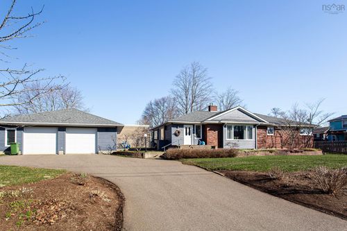 21 Spring Garden Road, Middleton, NS, B0S1P0 | Card Image