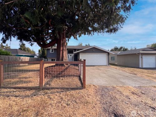 422 116th Pl Sw, Everett, WA, 98204-4854 | Card Image