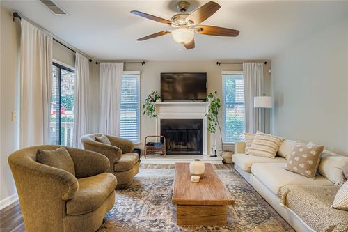 2501 Vineyard Way Se, Smyrna, GA, 30082-1820 | Card Image