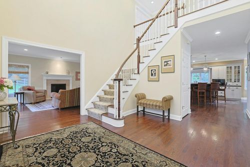 17 Hammond Ridge Rd, Mount Kisco, NY, 10549-4758 | Card Image