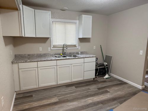 3220 Woodrow Ave, Flint, MI, 48506-3037 | Card Image