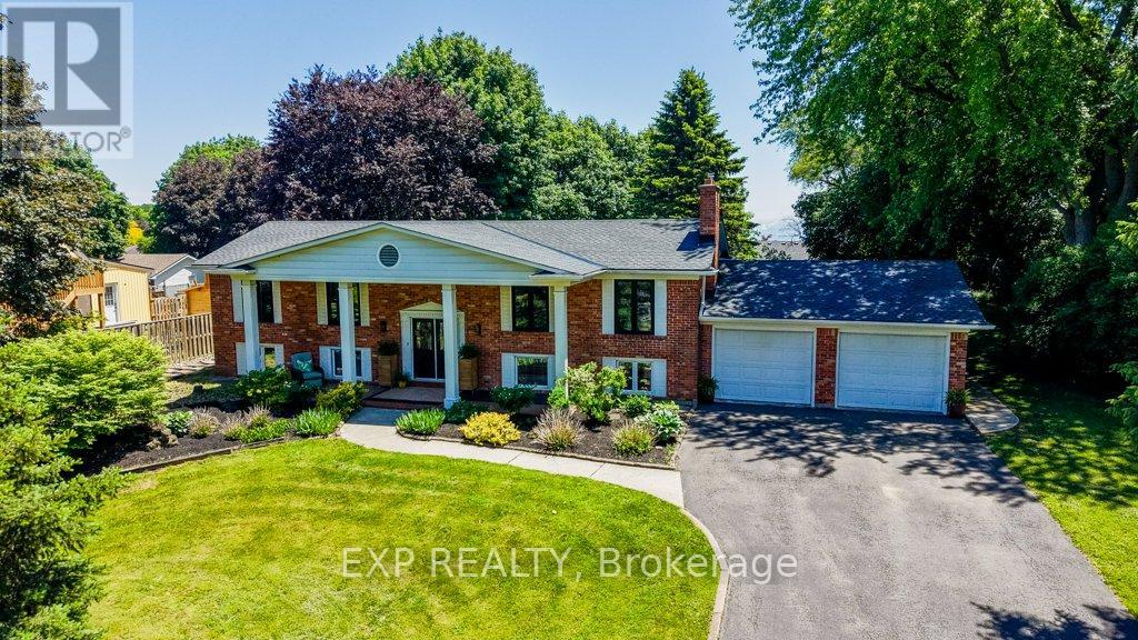 Residential in Hamilton (Waterdown) 2