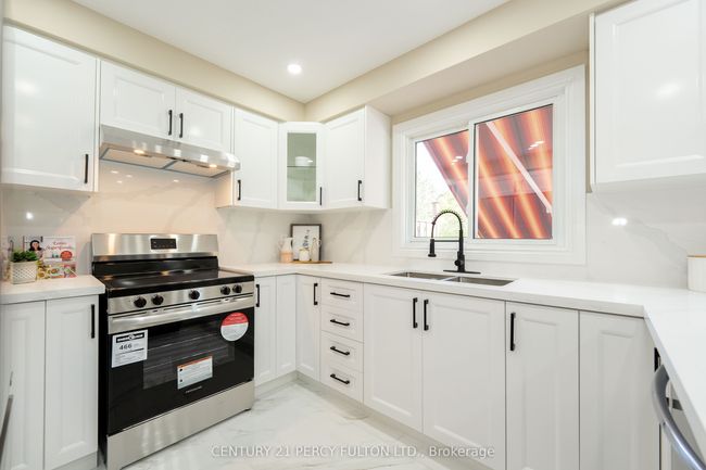60 Cluett Dr, House other with 4 bedrooms, 3 bathrooms and 2 parking in Ajax ON | Image 16