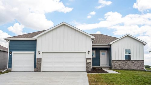 17055 Craig St, Bennington, NE, 68007-1873 | Card Image