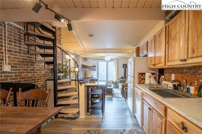 UNIT-7 - 104 Snowplow Ln, Condo with 3 bedrooms, 3 bathrooms and null parking in Beech Mountain NC | Image 11