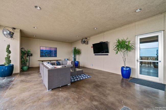 APT-310 - 215 Center St, Condo with 3 bedrooms, 3 bathrooms and null parking in San Antonio TX | Image 37