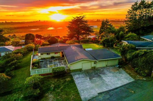 1673 Hyland St, Bayside, CA, 95524-9302 | Card Image