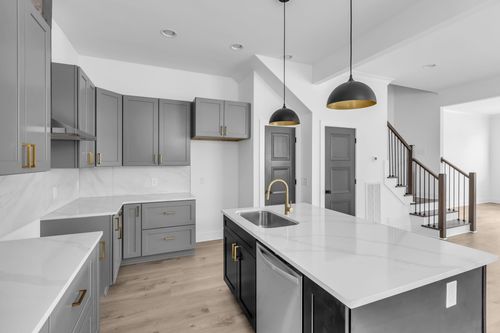 a-2110 11th Ave N, Nashville, TN, 37208-1105 | Card Image