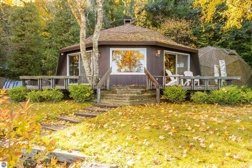 1205 S Shore E, Frankfort, MI, 49635-9245 | Card Image