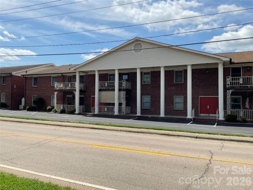 2116 S Main St, Kannapolis, NC, 28081-7161 | Card Image