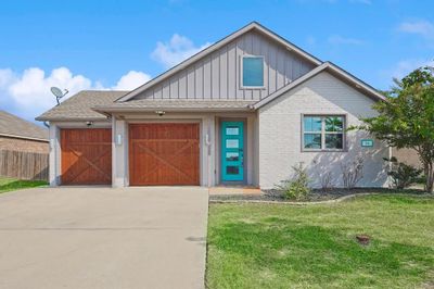 30 Heron Drive, House other with 3 bedrooms, 2 bathrooms and null parking in Sanger TX | Image 1