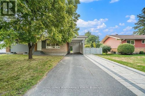 26 Majestic Dr, Nepean, ON, K2G1C7 | Card Image