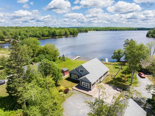 3 Pentz Lake Dr, Mount Uniacke, NS, B0N1Z0 | Card Image