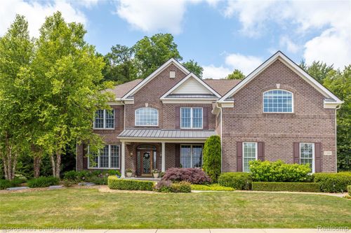 17685 Briar Ridge Ln, Northville, MI, 48168-6870 | Card Image