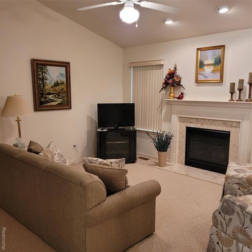 22865 Woodcreek Dr, Taylor, MI, 48180-9324 | Card Image