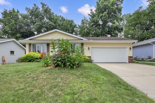 1827 Creek Road, West Bend, WI, 53090 | Card Image