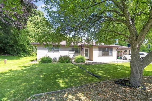 W257S2719 Genesee Road, Waukesha, WI, 53188 | Card Image