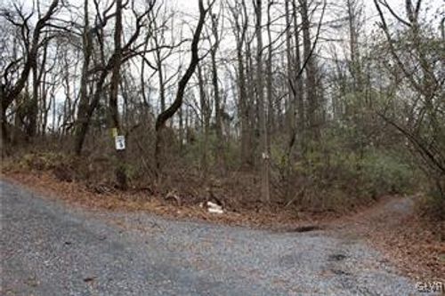 5869 Applebutter Hill Rd, Coopersburg, PA, 18036-9561 | Card Image