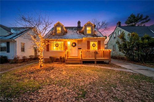 15404 Fernway Dr, Maple Heights, OH, 44137-3756 | Card Image