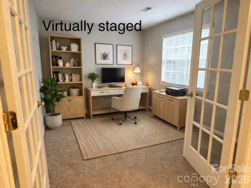 10935 Hunter Trail Ln, Charlotte, NC, 28226-1624 | Card Image