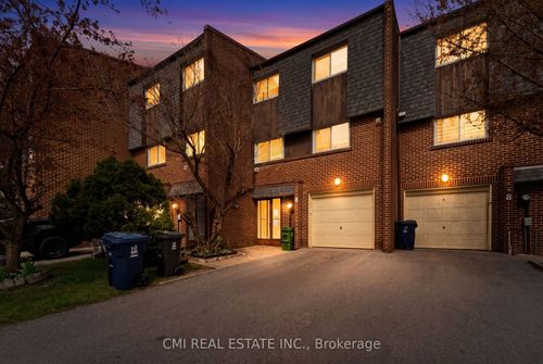 6 Windy Golfway Way, East York, ON, M3C3A7 | Card Image