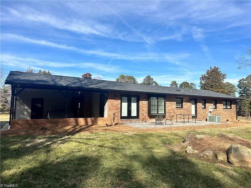 190 Flat Swamp Lake Rd, Denton, NC, 27239-6938 | Card Image