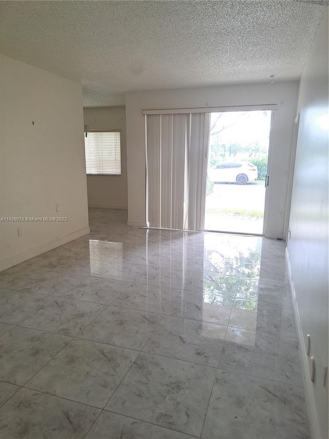 APT-117 - 7085 Nova Dr, Condo with 3 bedrooms, 2 bathrooms and null parking in Davie FL | Image 8