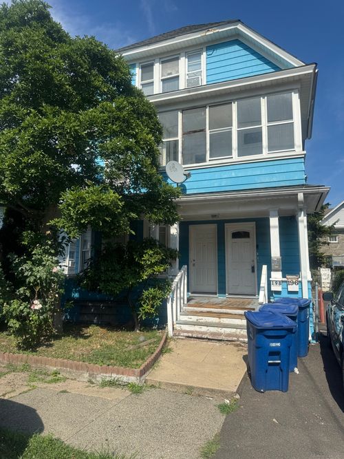 198 Prince St, Bridgeport, CT, 06610-2927 | Card Image