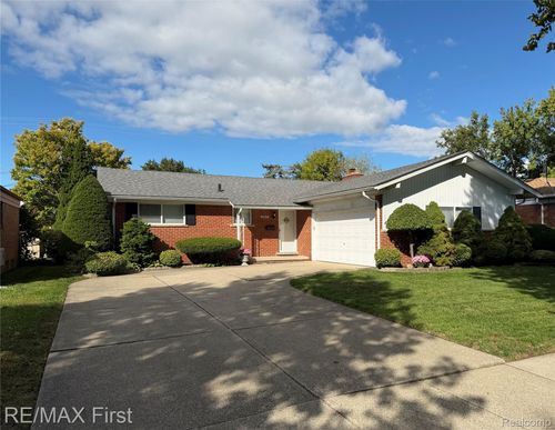 29839 Warner Ave, Warren, MI, 48092-2126 | Card Image