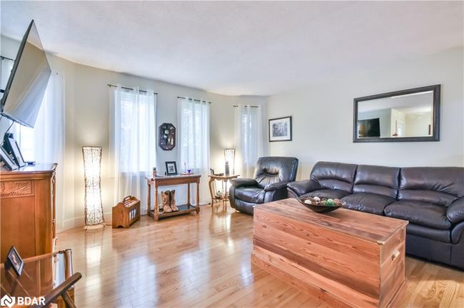 8468 8 Th Line, House other with 4 bedrooms, 2 bathrooms and 8 parking in Utopia ON | Image 11
