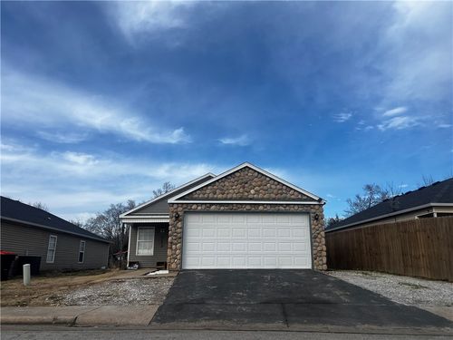 723 Cascade Cir, Springdale, AR, 72764-2935 | Card Image