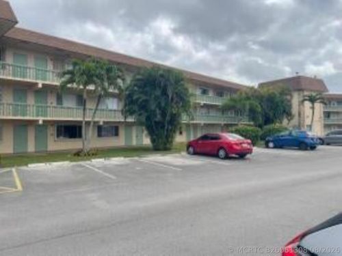 202-400 Village Green Cir W, Palm Springs, FL, 33461-6518 | Card Image