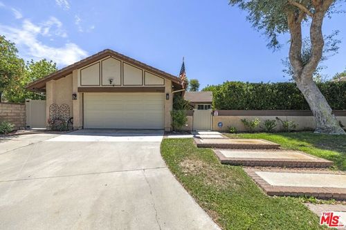 25601 Rancho Adobe Rd, Valencia, CA, 91355-2226 | Card Image