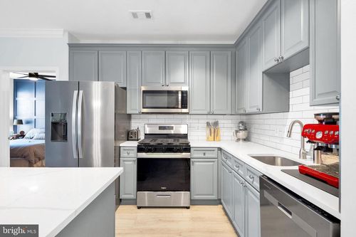 unit-224-9480 Virginia Center Blvd, VIENNA, VA, 22181-4811 | Card Image