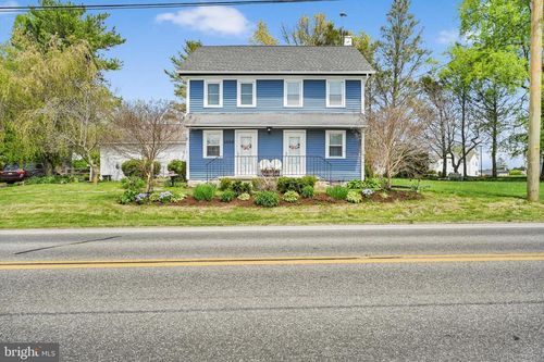 1523 Village Rd, STRASBURG, PA, 17579-9657 | Card Image