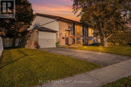 615 Deveron Cres, London, ON, N5Z4M3 | Card Image