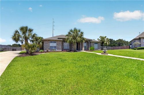 110 Regina Dr, Belle Chasse, LA, 70037-4196 | Card Image