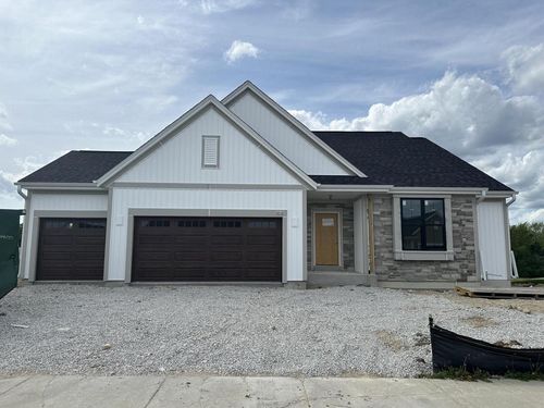 3816 White Oak Way, Waukesha, WI, 53188-2702 | Card Image