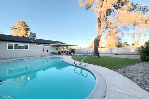 4331 Cicada Way, Las Vegas, NV, 89121-4625 | Card Image